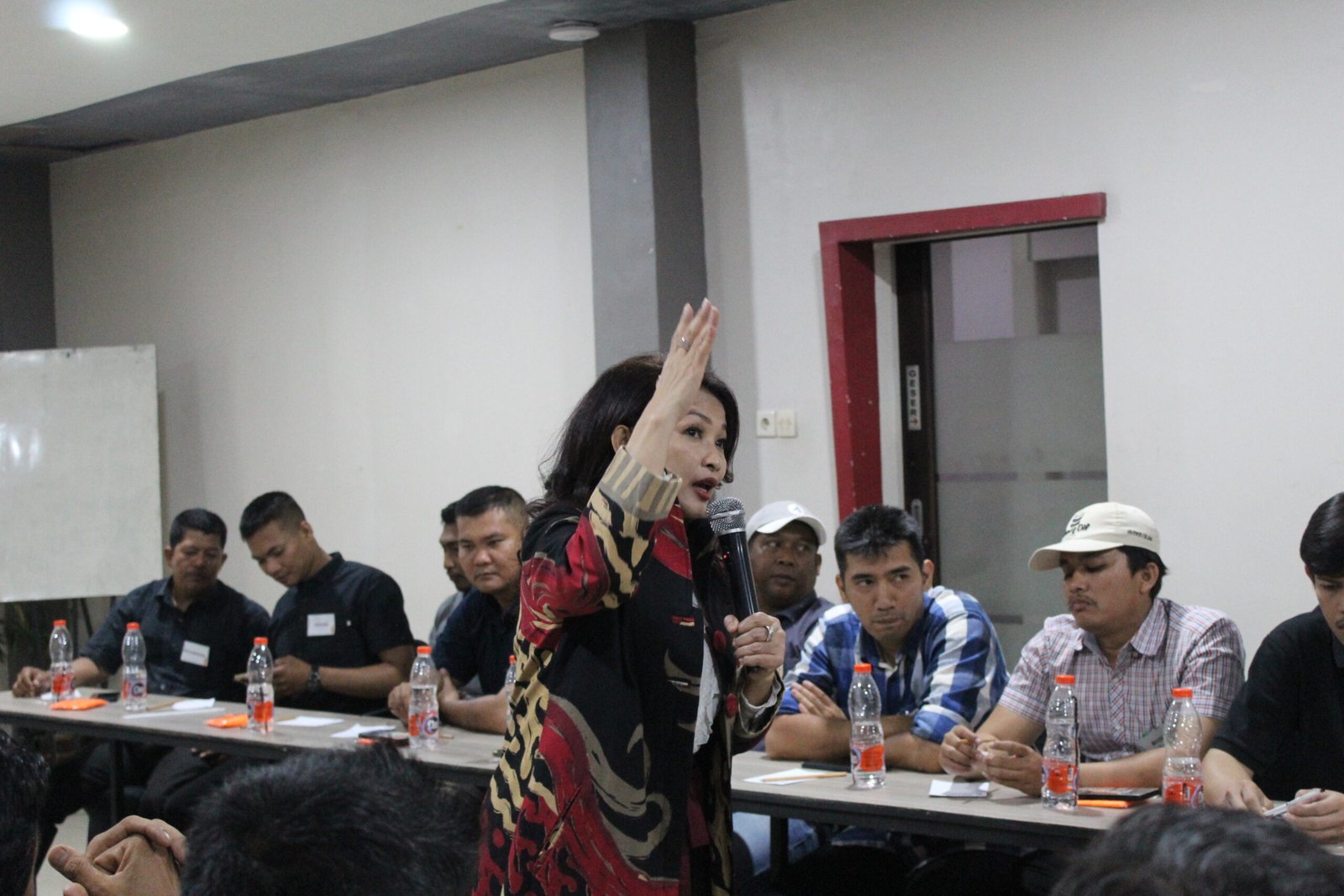 Sesi pelatihan offline Service Excellence